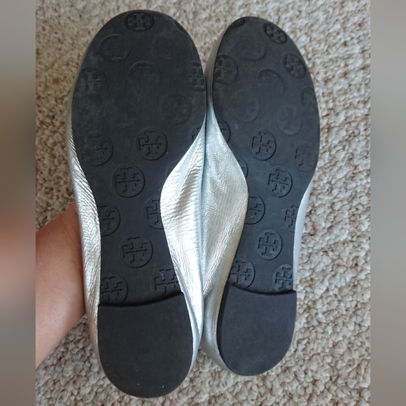 Tory Burch Minnie Travel Leather Ballet Flat size 6 in silver - Picture 7 of 11